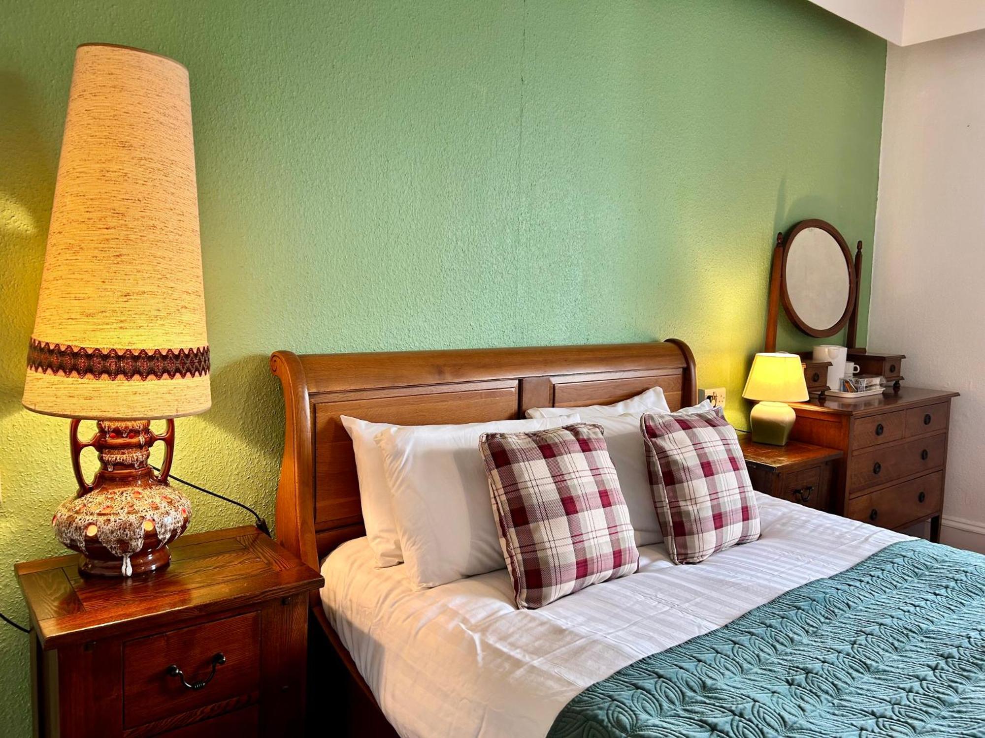 Clarence Quarters Self-Catering Guest House Portsmouth Ngoại thất bức ảnh