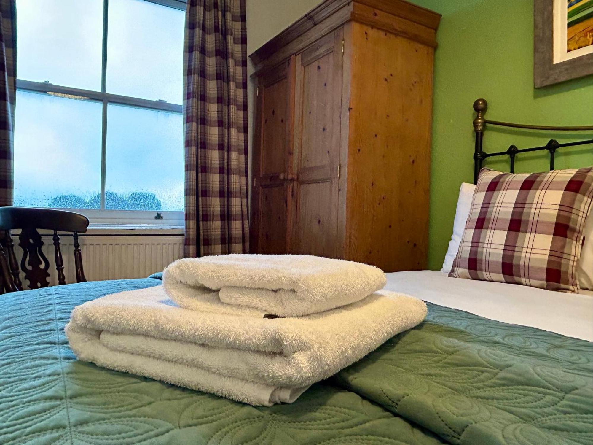 Clarence Quarters Self-Catering Guest House Portsmouth Ngoại thất bức ảnh