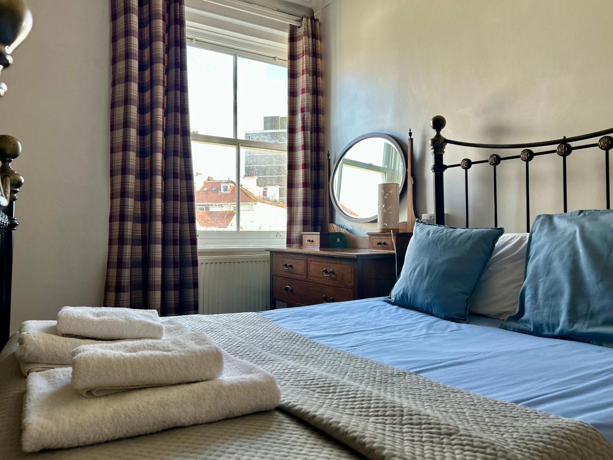 Clarence Quarters Self-Catering Guest House Portsmouth Ngoại thất bức ảnh