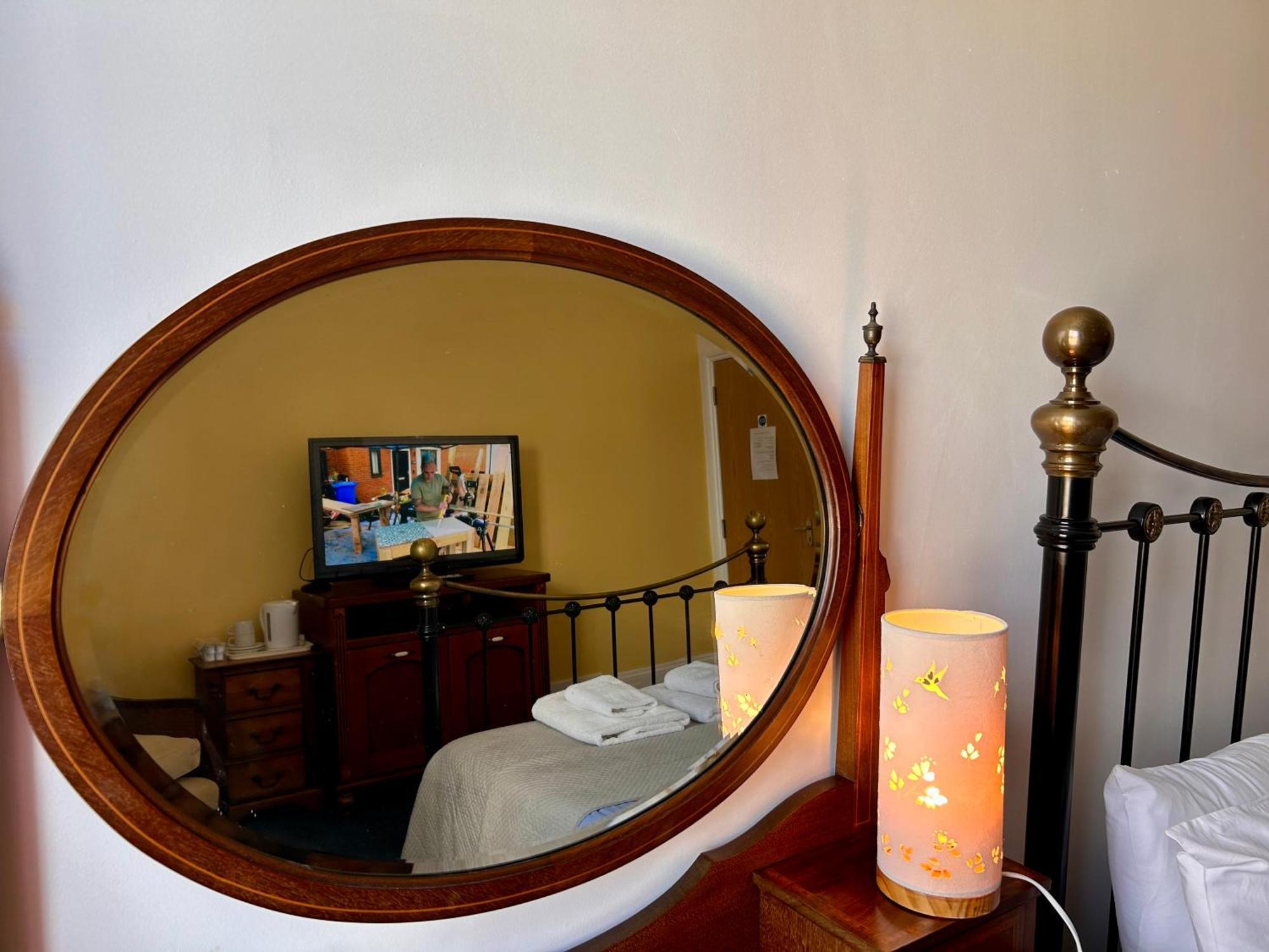 Clarence Quarters Self-Catering Guest House Portsmouth Ngoại thất bức ảnh