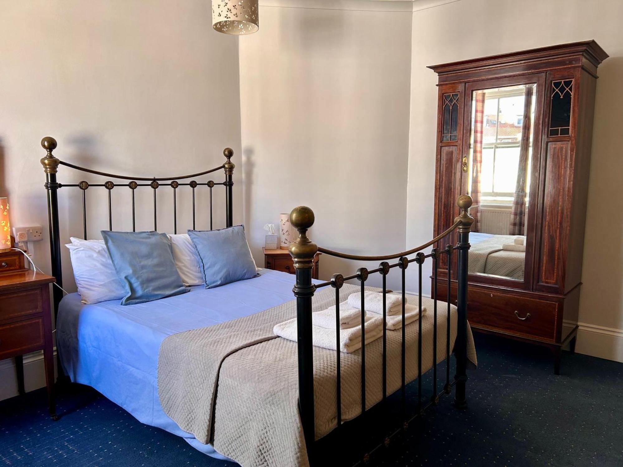Clarence Quarters Self-Catering Guest House Portsmouth Ngoại thất bức ảnh