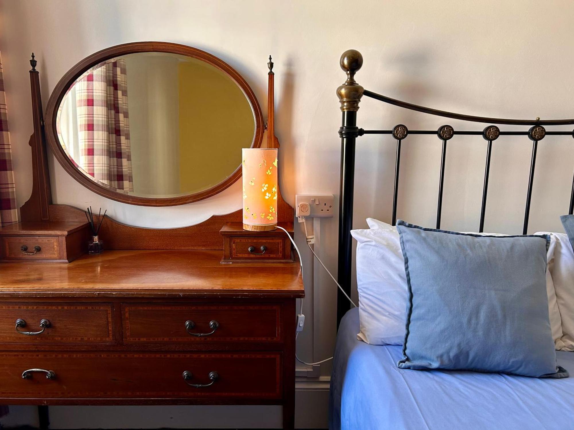 Clarence Quarters Self-Catering Guest House Portsmouth Ngoại thất bức ảnh