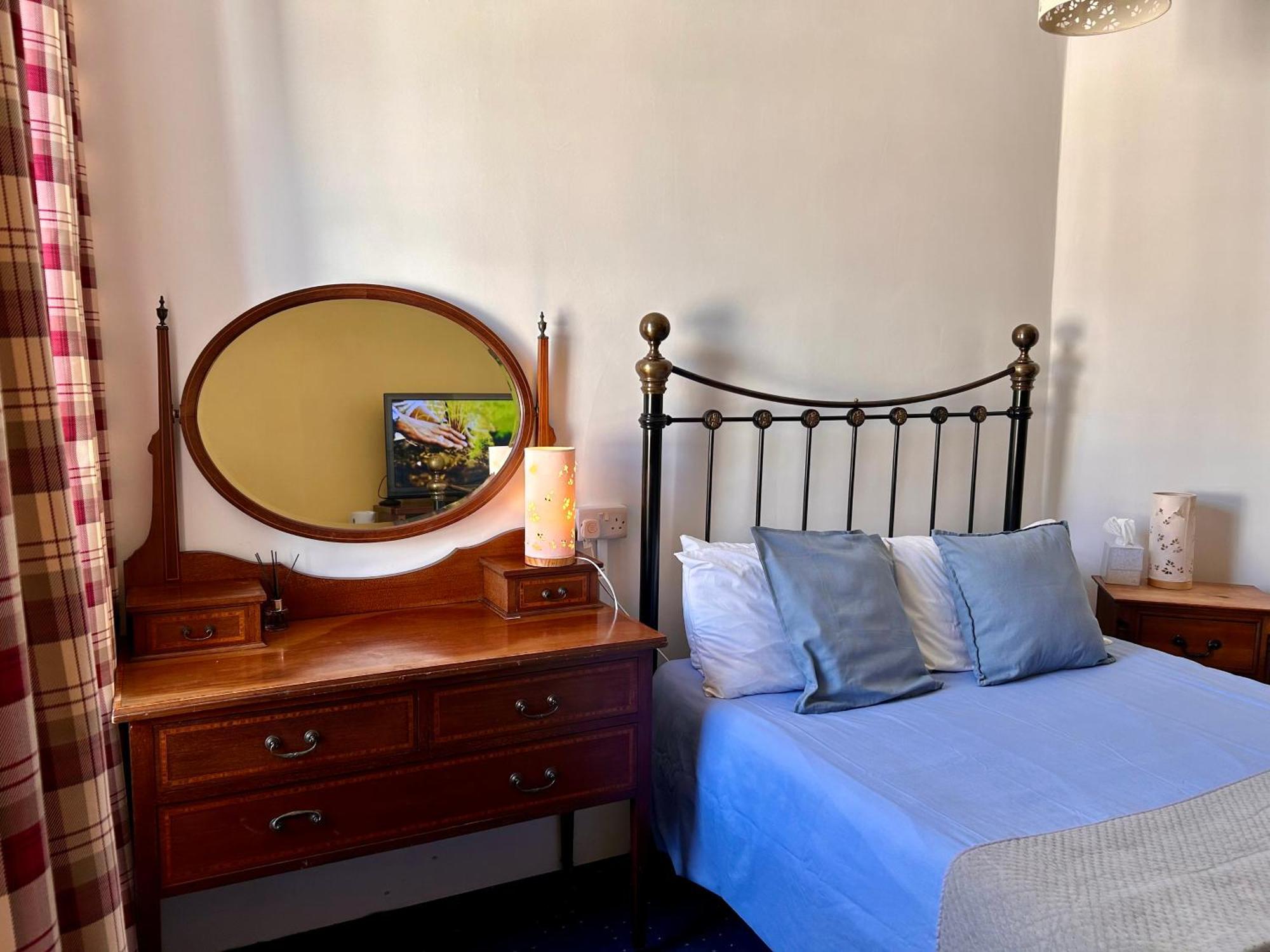 Clarence Quarters Self-Catering Guest House Portsmouth Ngoại thất bức ảnh