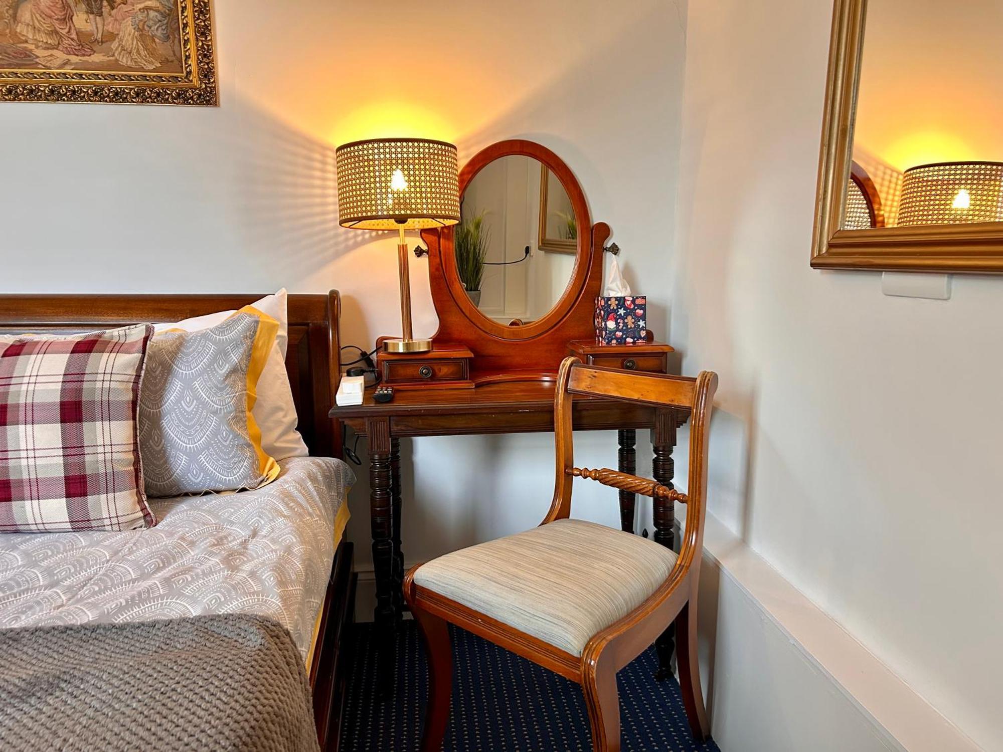 Clarence Quarters Self-Catering Guest House Portsmouth Ngoại thất bức ảnh